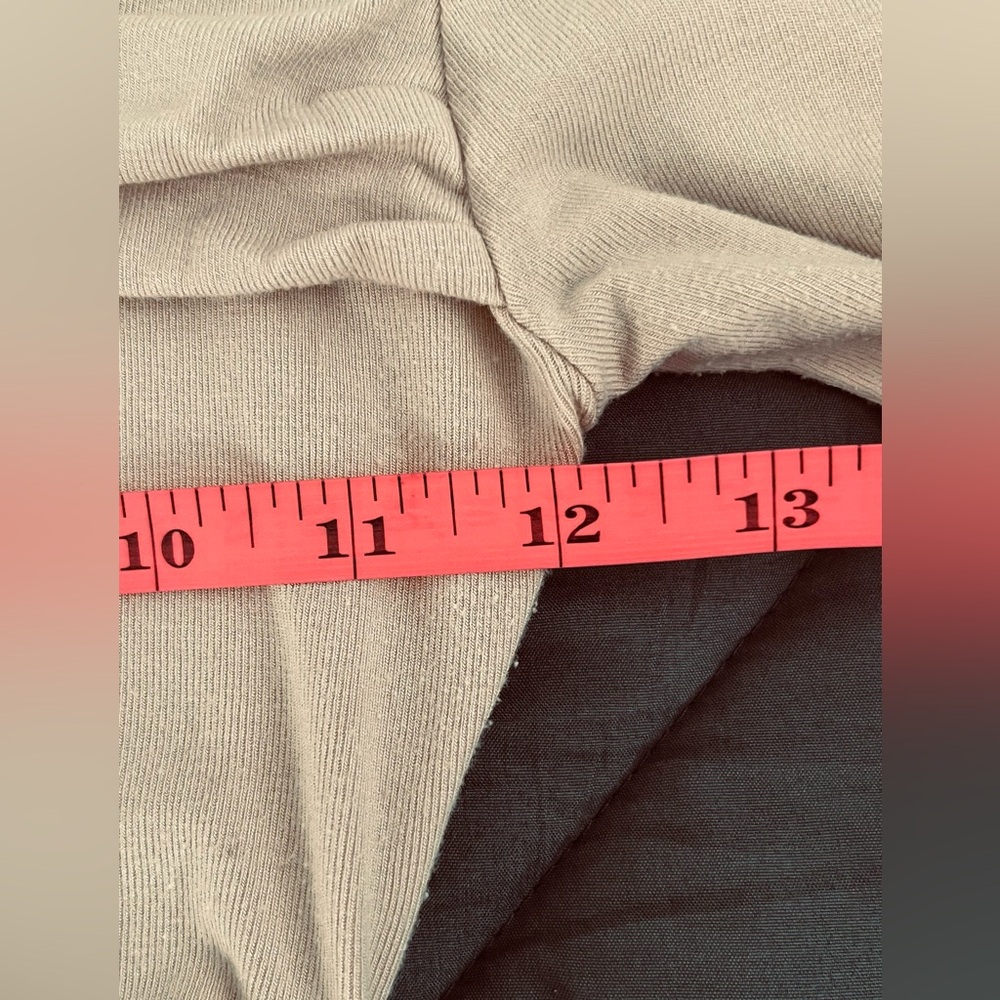 DARONG Women's Beige Off-Shoulder, Long-Sleeve, Ruched Crop Top. Size: Small. - Picture 7 of 11